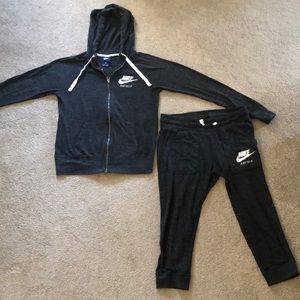 Nike jogger set